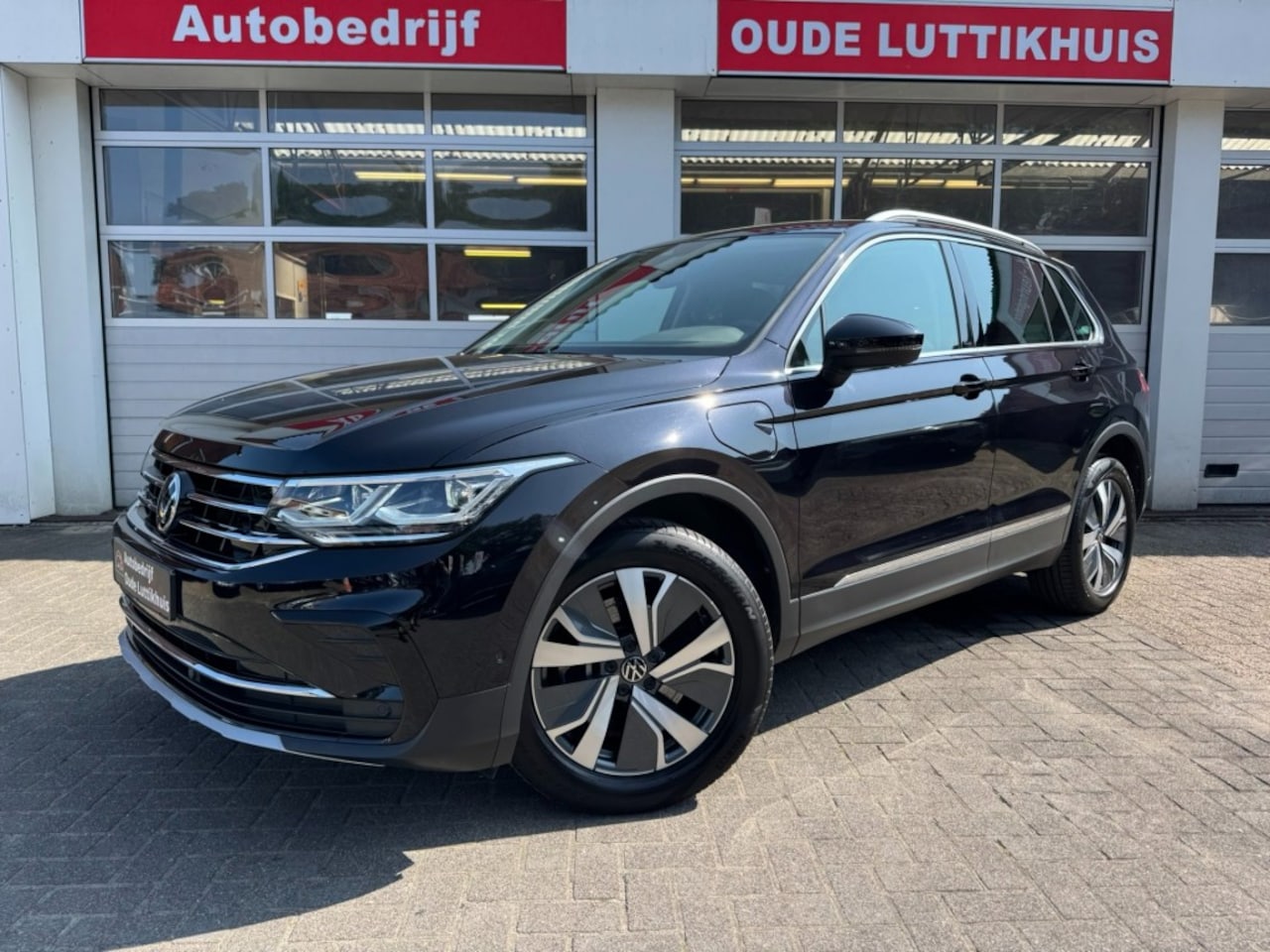 Volkswagen Tiguan - 1.4TSI eHybrid 245PK Elegance IQ-Light Keyless Virtual Navi - AutoWereld.nl
