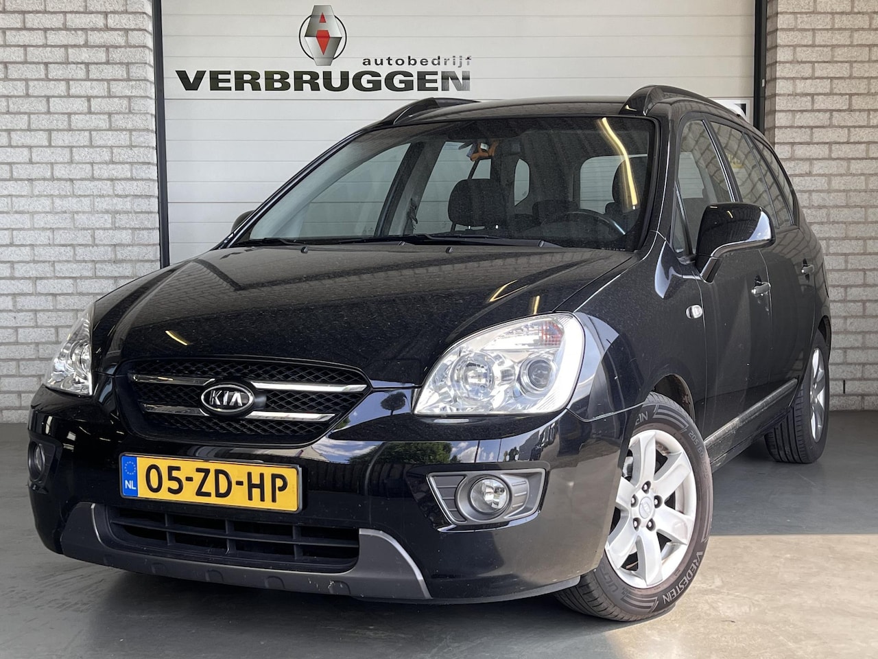 Kia Carens - 2.0 CVVT X-ecutive | Trekhaak | Airco | LMV | Volledig onderhouden - AutoWereld.nl