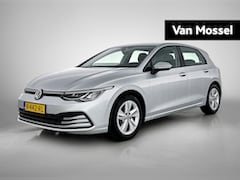 Volkswagen Golf - 1.0 eTSI Life | Navigatie | Climate Control | Parkeerhulp | Sfeerverlichting |