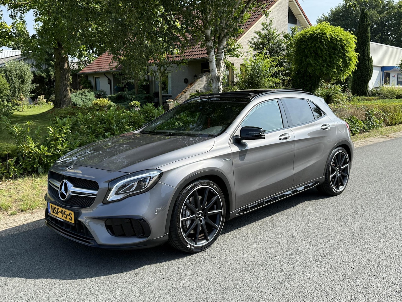 Mercedes-Benz GLA-Klasse - AMG 45 4MATIC 381PK Pano•Leder - AutoWereld.nl