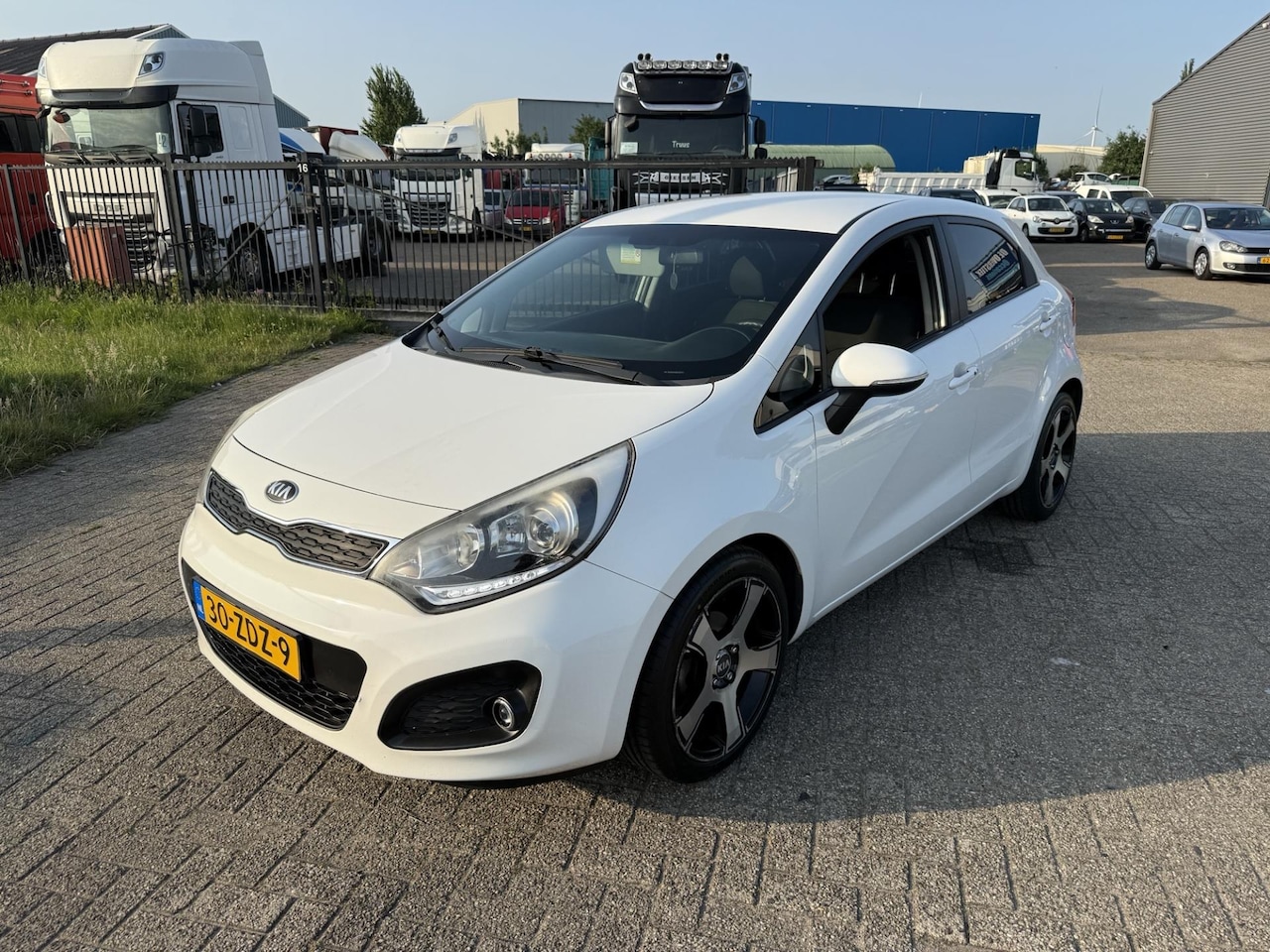 Kia Rio - 1.2 CVVT Super Pack 2012 Nwe ketting & Nwe APK! - AutoWereld.nl