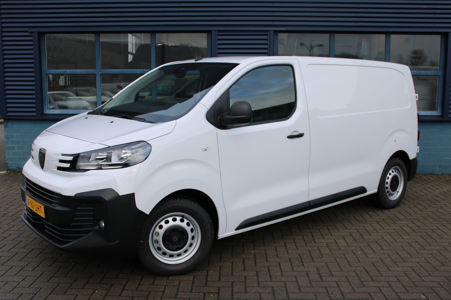 Peugeot Expert - L2 2.0 BlueHDI 145 PK - AutoWereld.nl