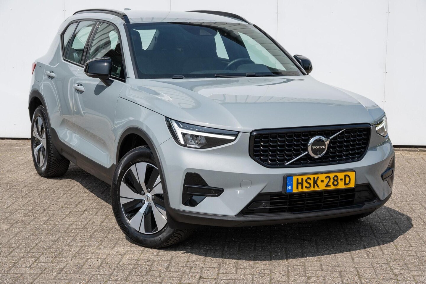 Volvo XC40 - T4 Plug-in hybrid Plus Dark | 360 camera | Elek.trekhaak - AutoWereld.nl