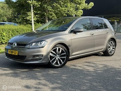 Volkswagen Golf - 1.4 TSI ACT Highline Bluemotion DSG LED