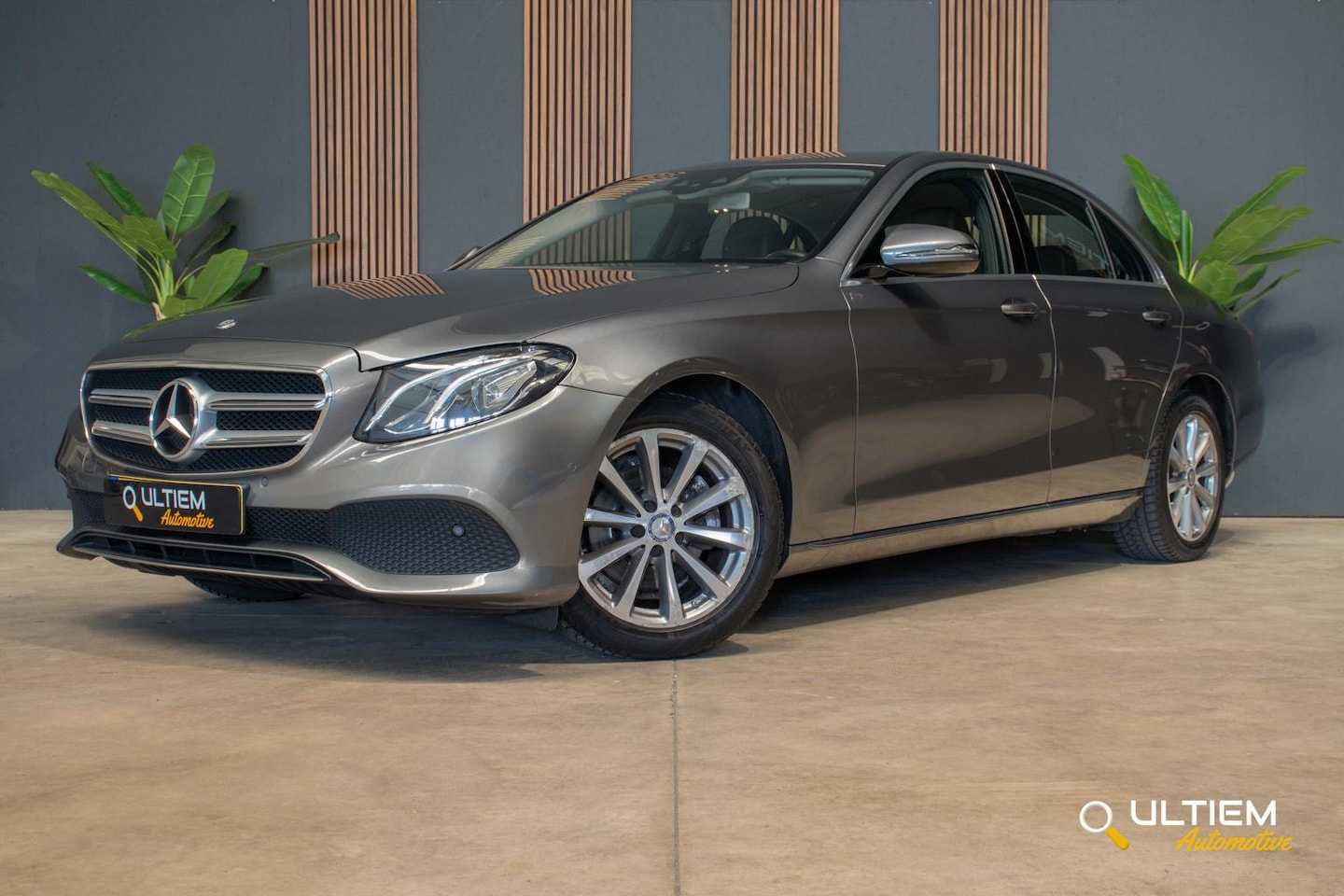 Mercedes-Benz E-klasse - 220 d Lease Edition | *LED*TREKHAAK - AutoWereld.nl
