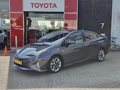 Toyota Prius - 1.8 HYBRID DYNAMIC JBL-AUDIO NAVI STOELVERW. PARK-SENSOREN CAMERA 17"LM-VELGEN DRAADLOOS-L