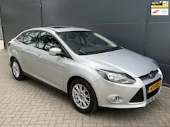 Ford Focus - 1.6 TI-VCT Titanium/Automaat/Navi/Airco/panoramadak/park sensoren