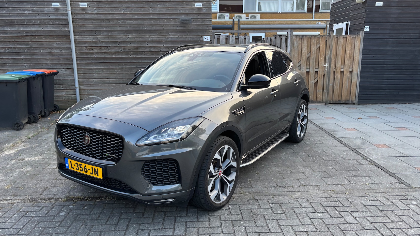 Jaguar E-Pace - 2.0 P200 AWD R-Dynamic HSE - AutoWereld.nl
