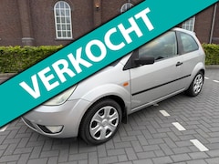 Ford Fiesta - 1.4-16V Futura 3 deurs uit 2004 Airco NAP APK