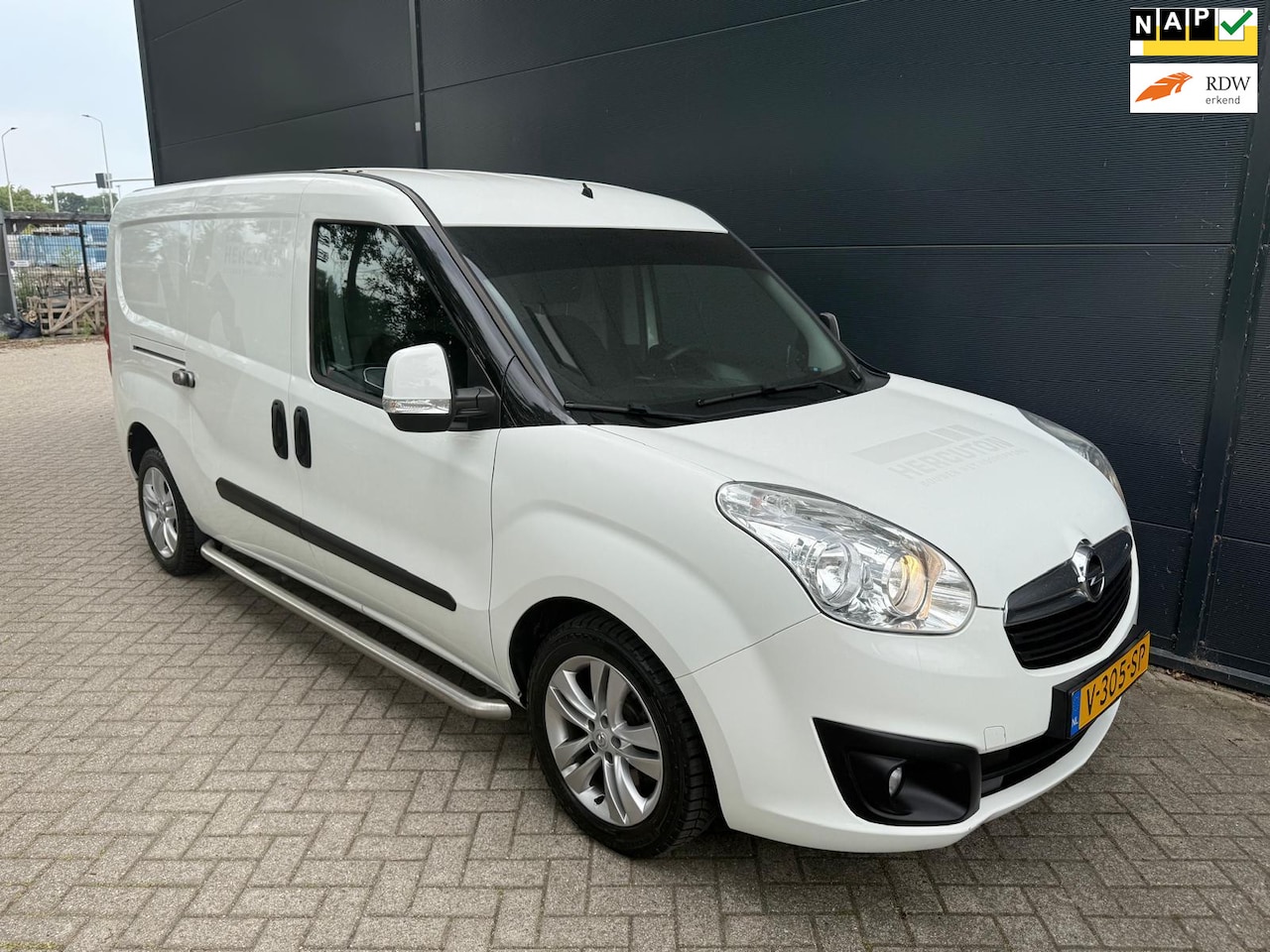 Opel Combo - 1.3 CDTi L2H1 Sport/Navi/Airco/cruise/ bluetooth/trekhaak - AutoWereld.nl