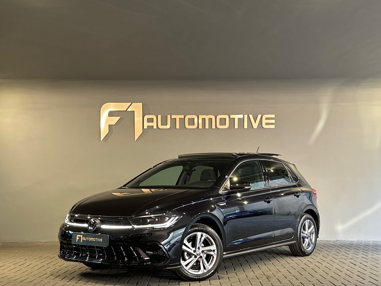 Volkswagen Polo - 1.0 TSI R-Line Business Pano|IQ Light|Camera - AutoWereld.nl