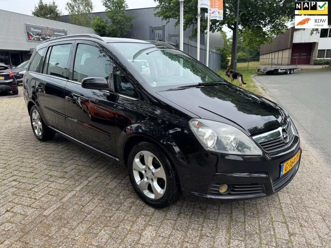 Opel Zafira - 2.2 Essentia 7 persoons , nette perfect rijdende auto, airco, cruise, elec pakket, rijd pe - AutoWereld.nl