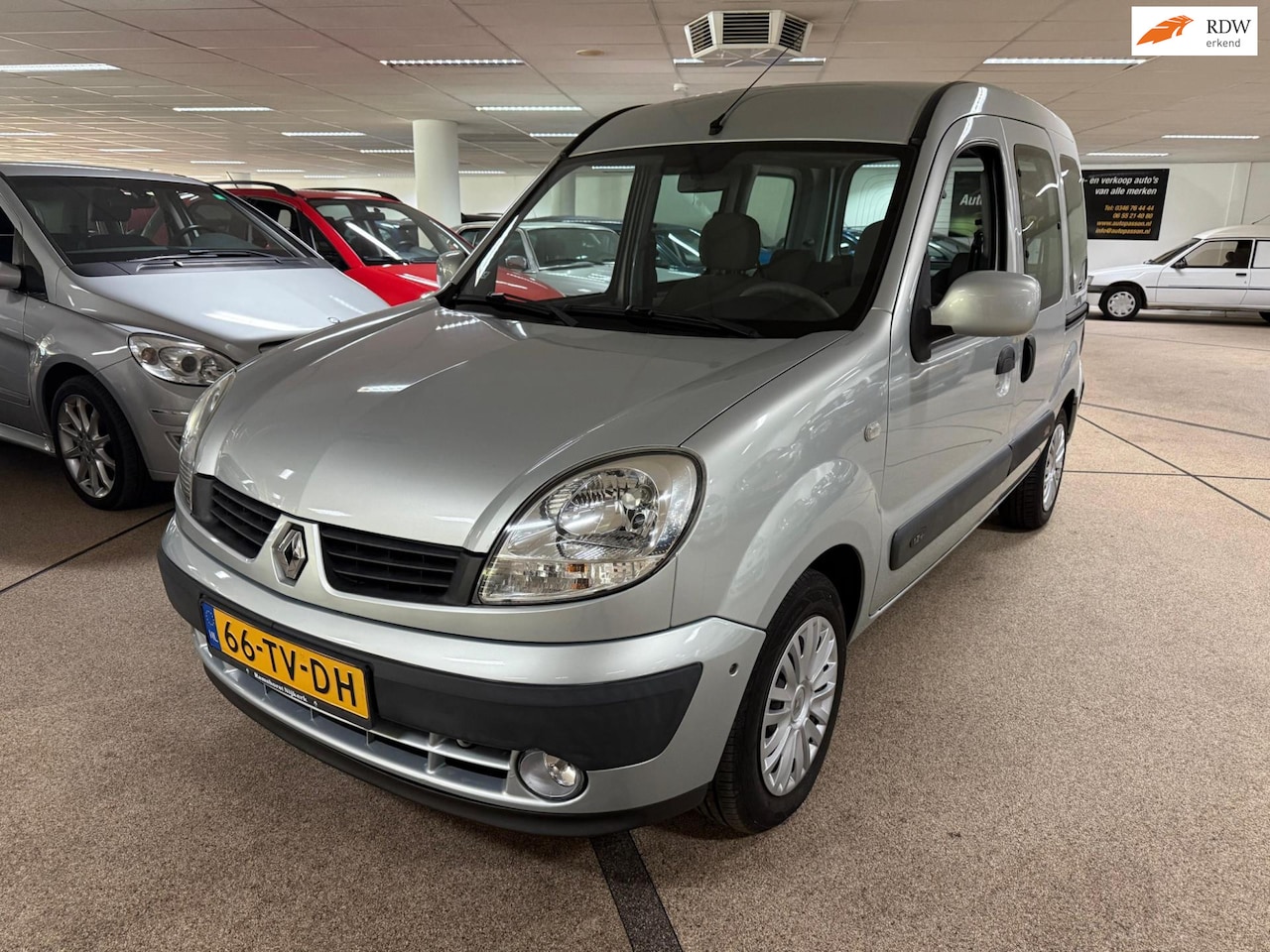 Renault Kangoo - 1.2-16V Expression Luxe 84.000dkm Nap!!! Nieuwe apk! - AutoWereld.nl