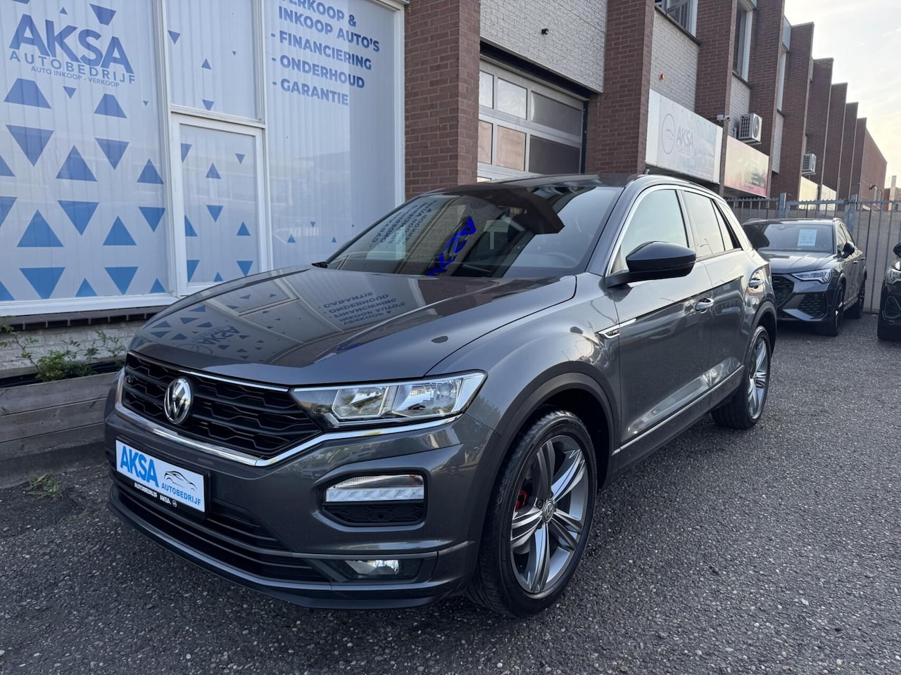 Volkswagen T-Roc - 1.5 TSI 150pk 3 x R-Line DSG ACC Camera LaneAsist CarPlay Sportmodus - AutoWereld.nl