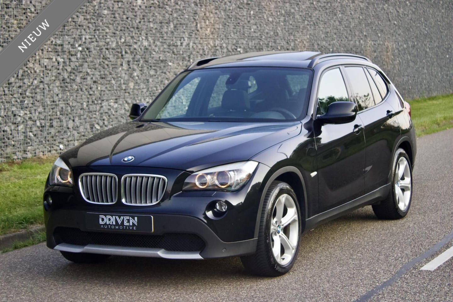 BMW X1 - 28i 3.0 | Pano - Sportstoelen - Climate - Trekhaak - AutoWereld.nl