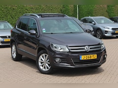 Volkswagen Tiguan - 1.4 TSI Edition / Trekhaak / Panoramadak / Apple CarPlay / 18'' / Navigatie / Xenon / Stoe