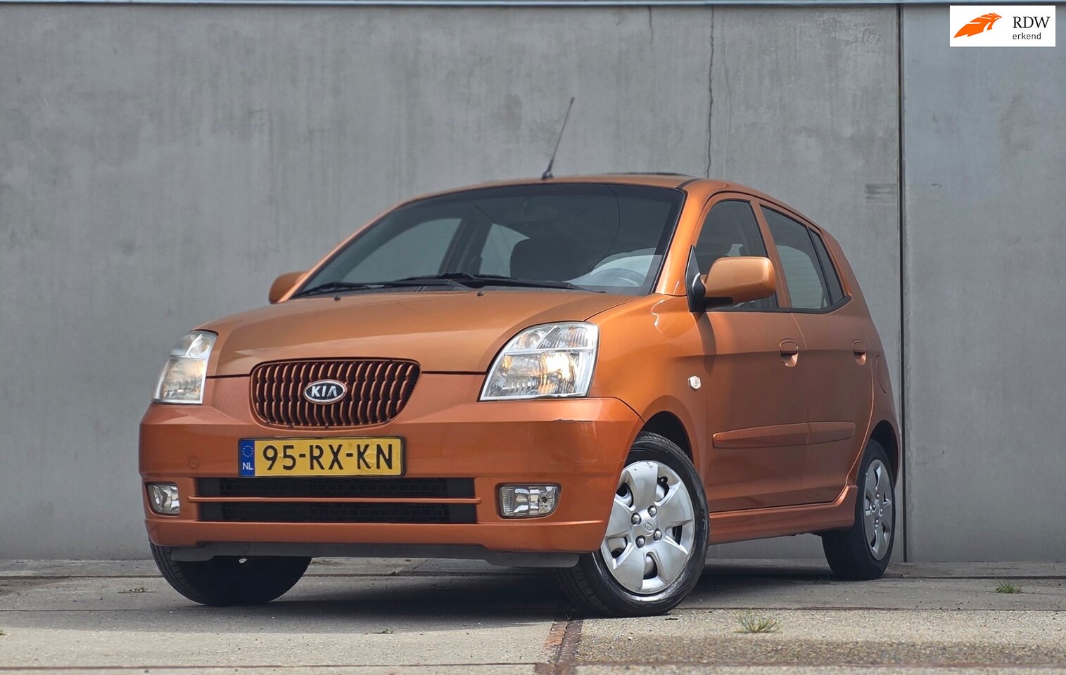 Kia Picanto - 1.0 EX Sport Airco Trekhaak Panorama Bleutooth Nieuwe APK! - AutoWereld.nl