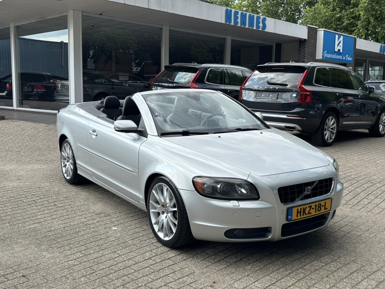 Volvo C70 Convertible - 2.5 T5 Summum BTW voordeel €450,- - AutoWereld.nl