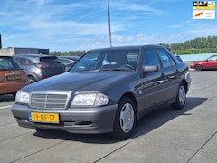Mercedes-Benz C-klasse - €3850, - 180 Classic Apk Originele kilometers Sedan Apk