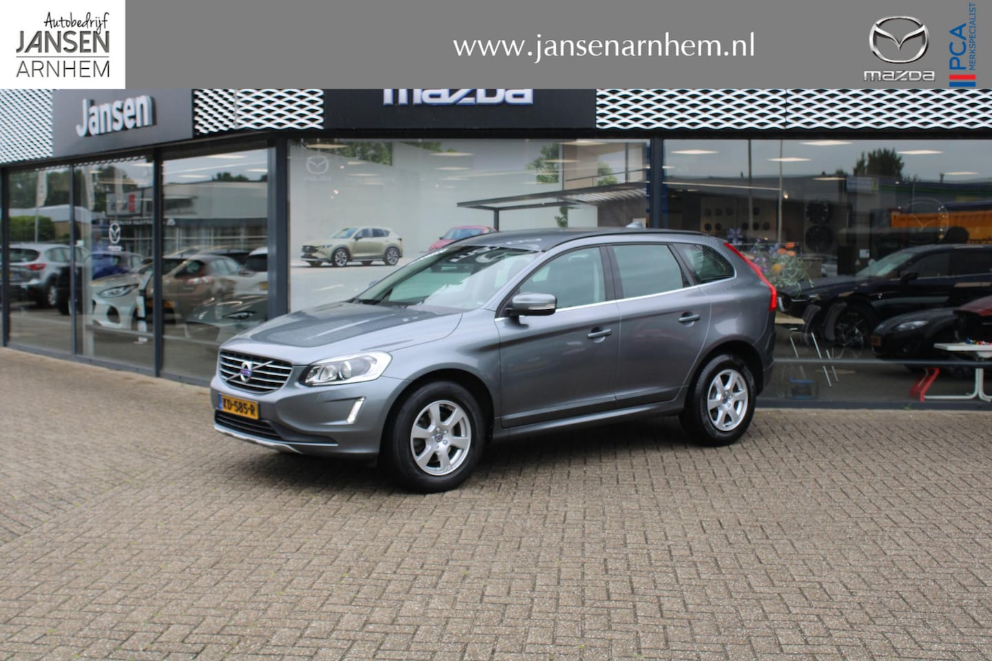 Volvo XC60 - 2.0 T5 FWD Nordic+ , Automaat, Trekhaak, Half leder, Clima, Cruise, PDC, LMV 17 Inch - AutoWereld.nl