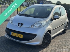 Peugeot 107 - 1.0 Nieuw APK