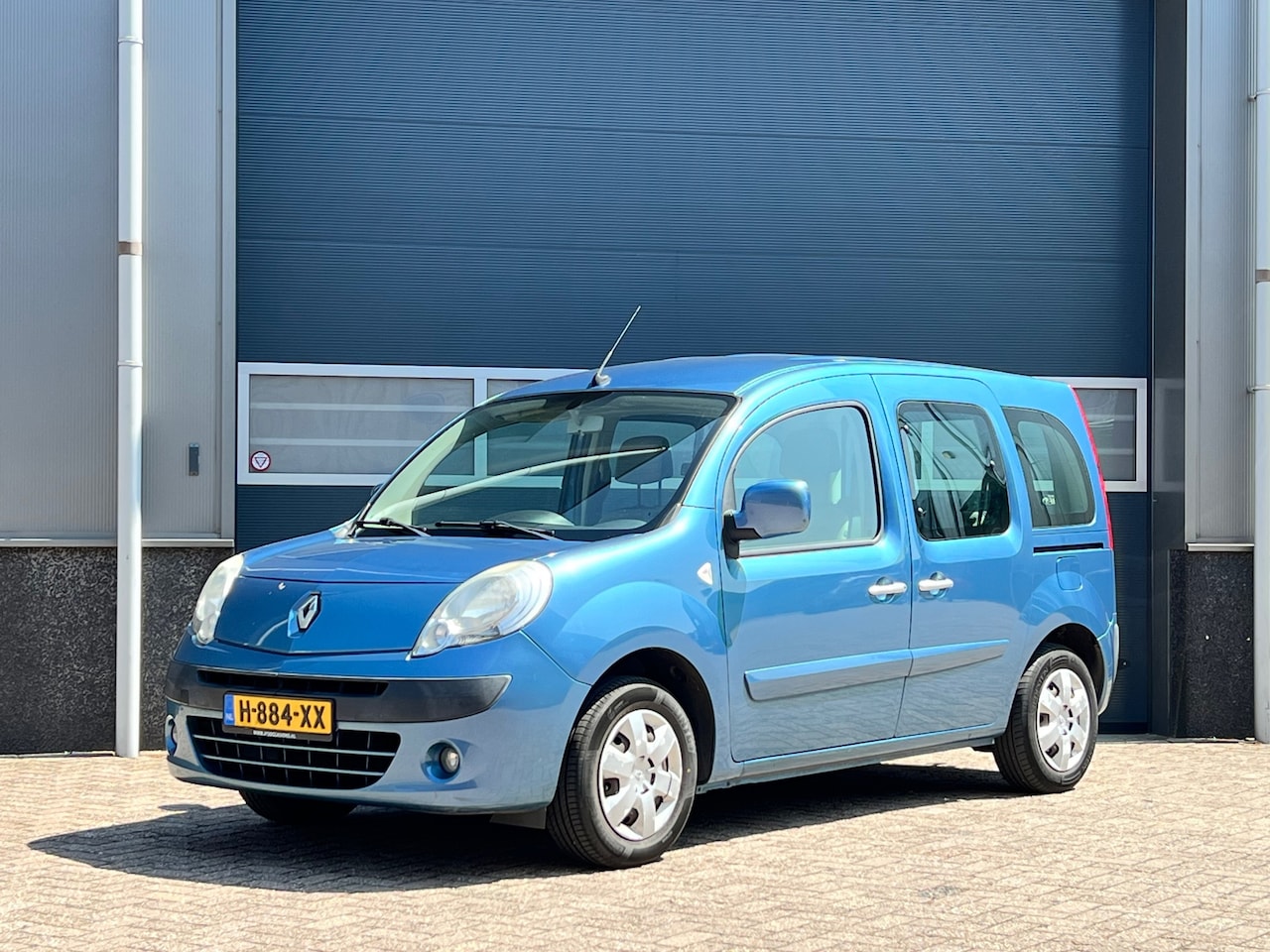 Renault Kangoo Family - 1.6-16V Authentique bj.2011 Airco|Navi|Cc|Trekhaak. - AutoWereld.nl