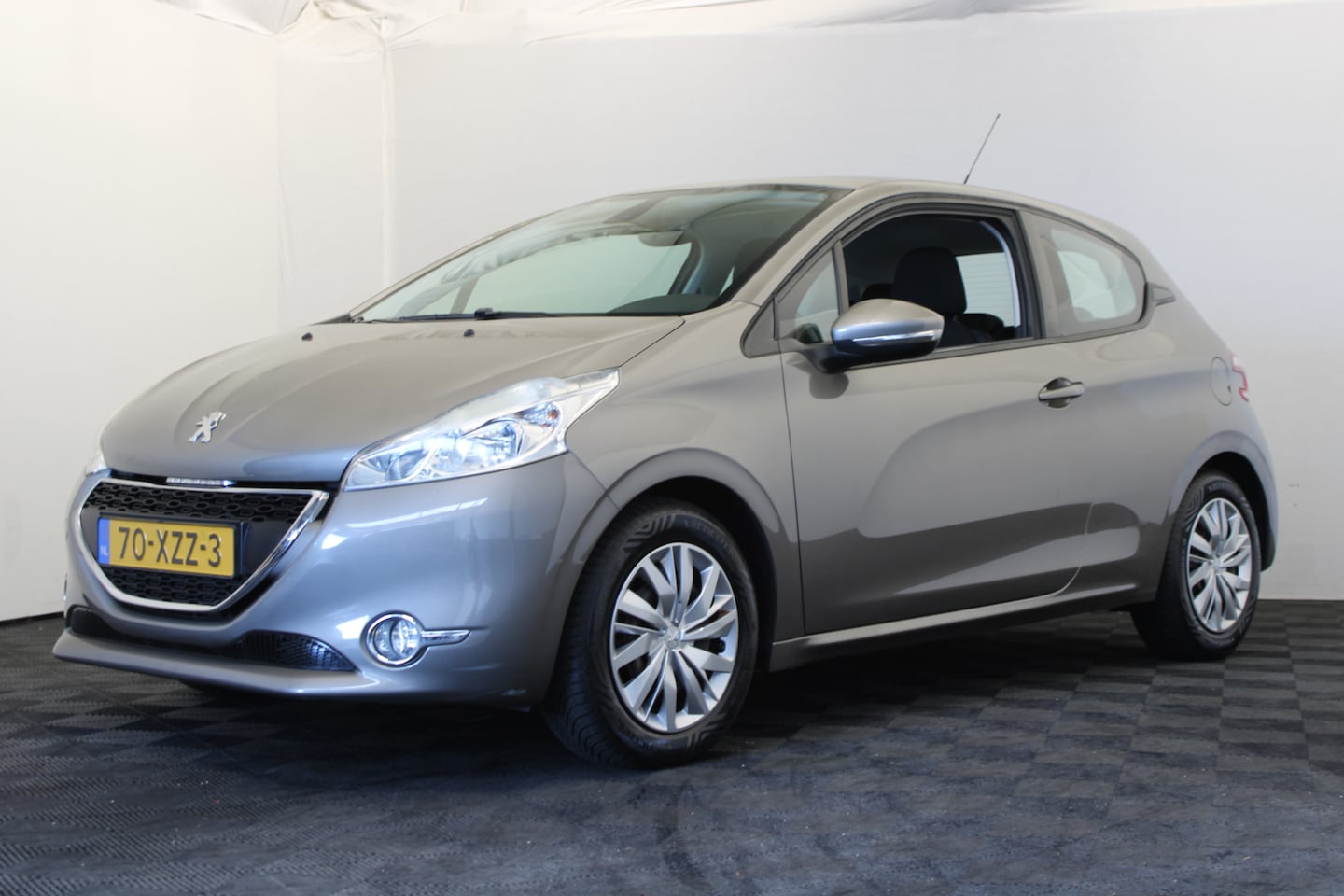 Peugeot 208 - 1.4 VTi Envy |Navi| - AutoWereld.nl