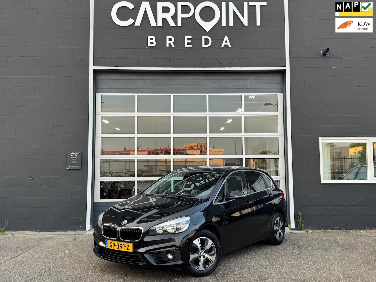 BMW 2-serie Active Tourer - 218i Essential 218i Essential, HUD, CLIMA, CRUISE, NAP, NW APK - AutoWereld.nl