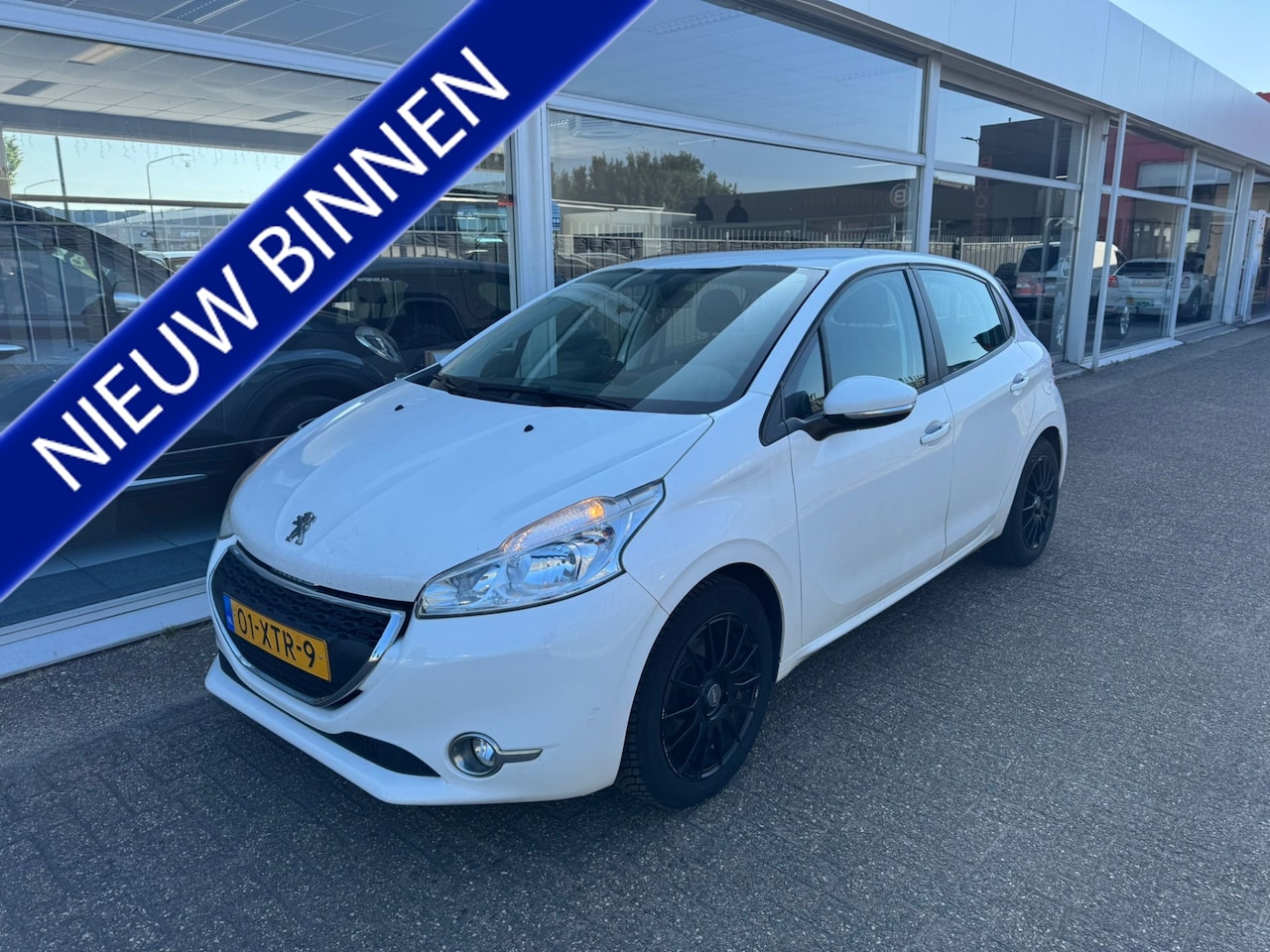 Peugeot 208 - 1.2 VTi Active | Airco | Cruise control | Elektrische ramen | APK tot 06-03-2026 | NAP | - AutoWereld.nl
