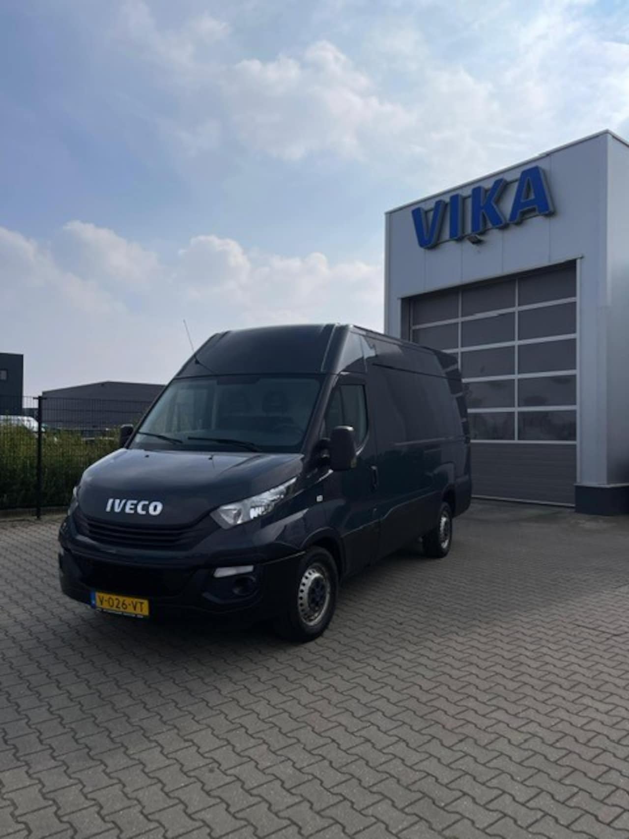 Iveco Daily - 35S14V 2.3L 3520L H2 - AutoWereld.nl