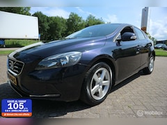 Volvo V40 - 2.0 D2 120pk AIRCO-ECC/NAVIGATIE/PDC/TREKHAAP/NAP
