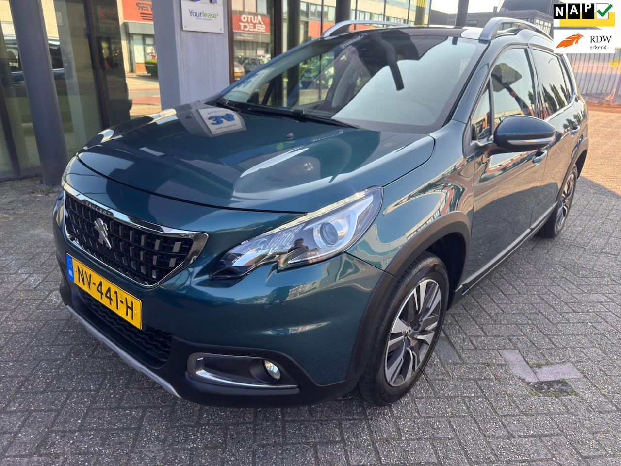 Peugeot 2008 - 1.2 PureTech Allure / Pano'dak / Trekhaak / Cruise / LED / PDC - AutoWereld.nl