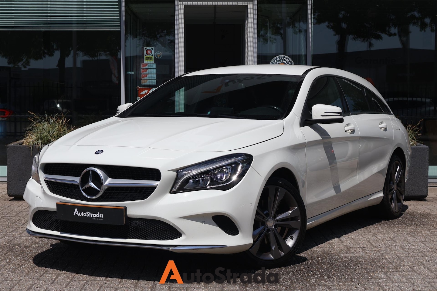Mercedes-Benz CLA-Klasse - 180 Ambition SB 122PK | Navi | start & Stop | Bluetooth | LED | Stoelverwarming | Sensoren - AutoWereld.nl