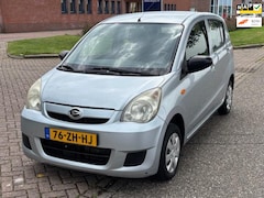 Daihatsu Cuore - 1.0 Trend 5-Deurs Stuurbekrachtiging Audio/CD ABS Getint glas Colorpakket EBD 2 x airbags