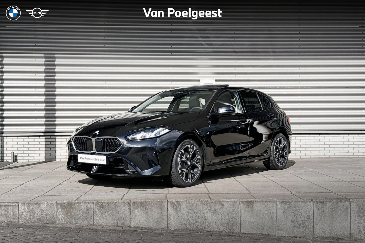 BMW 1-serie - 120 M Sport Design Edition / Glazen panoramadak / Elektrisch verwarmde voorstoelen - AutoWereld.nl