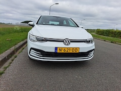 Volkswagen Golf - 1.0 TSI Life Business