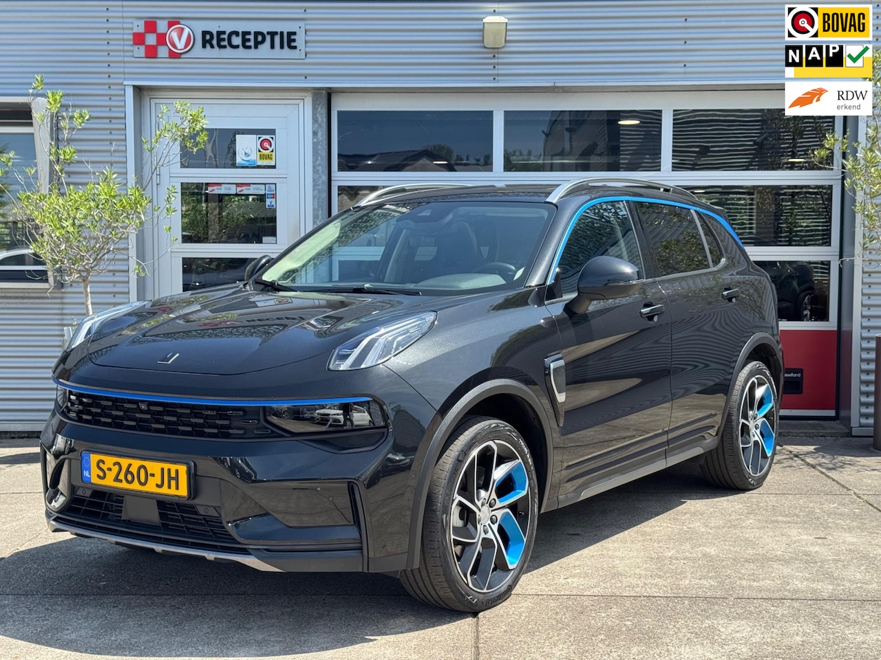 Lynk & Co 01 - 1.5 Plug -in Hybrid / 360 Cam / 75-km elektrisch / Trekhaak / Carplay - AutoWereld.nl