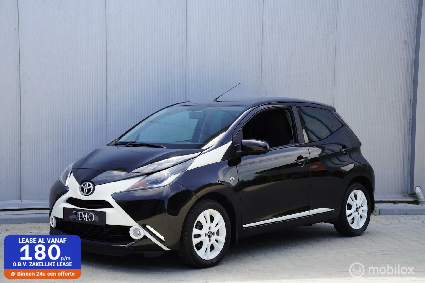 Toyota Aygo - 1.0 VVT-i x-play 1.0 VVT-i x-play, Automaat, Sport Pakket. - AutoWereld.nl
