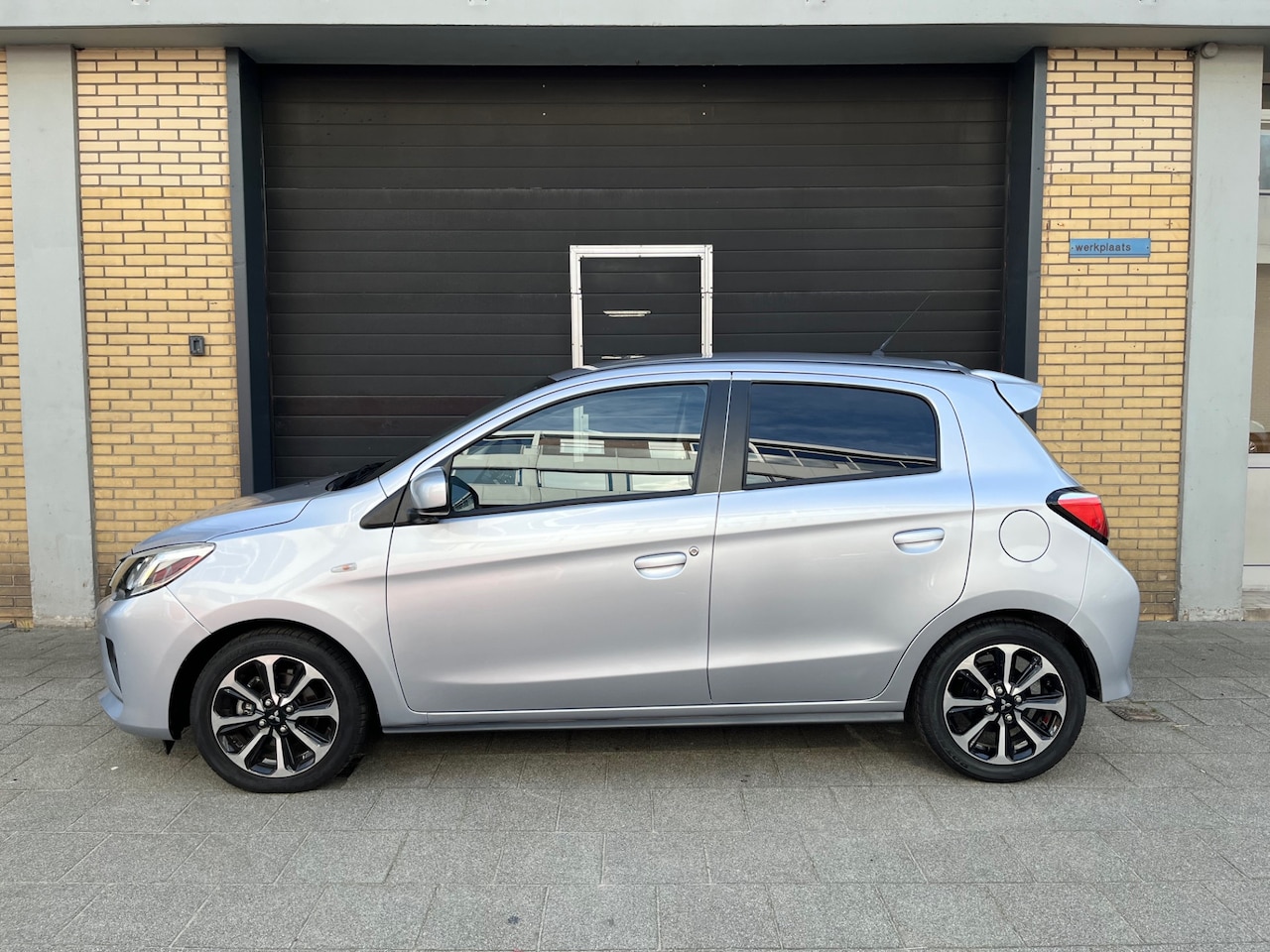 Mitsubishi Space Star - 1.2 Nova Automaat, Carplay, Stoelverwarming - AutoWereld.nl