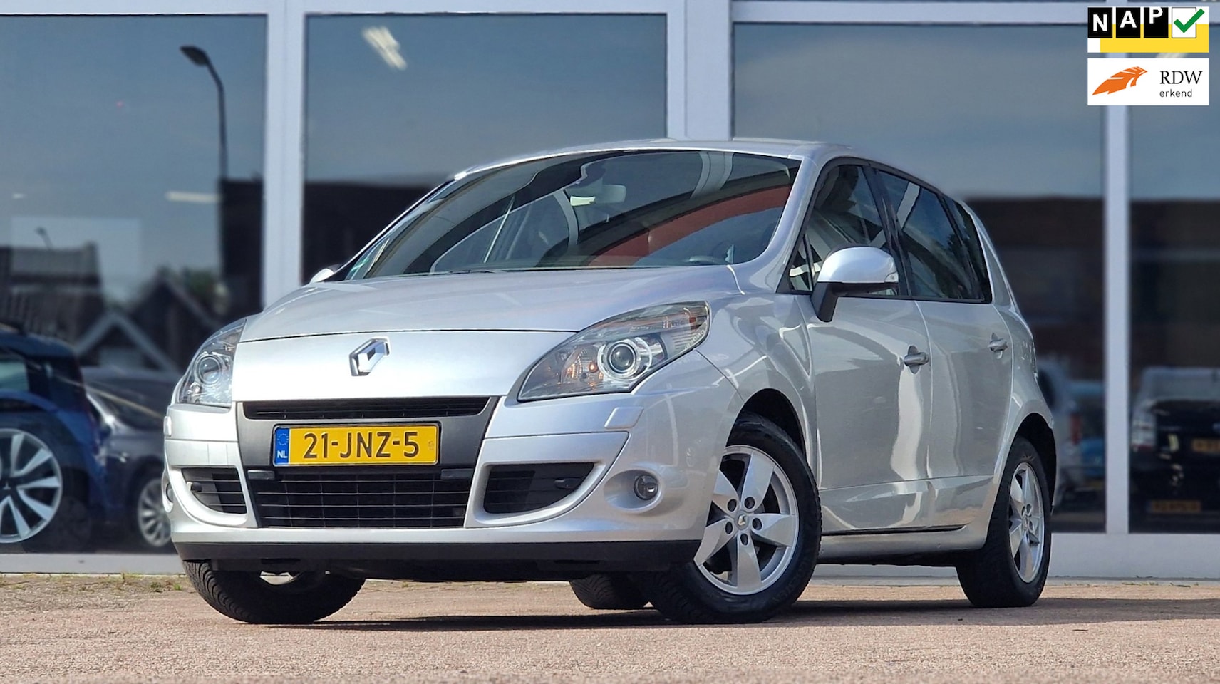 Renault Scénic - 2.0i 16v Automaat Dynamique Trekhaak Parkeerhulp Garantie - AutoWereld.nl