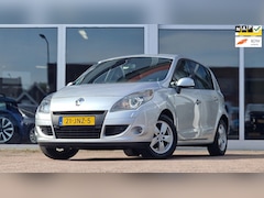 Renault Scénic - 2.0i 16v Automaat Dynamique Trekhaak Parkeerhulp Garantie