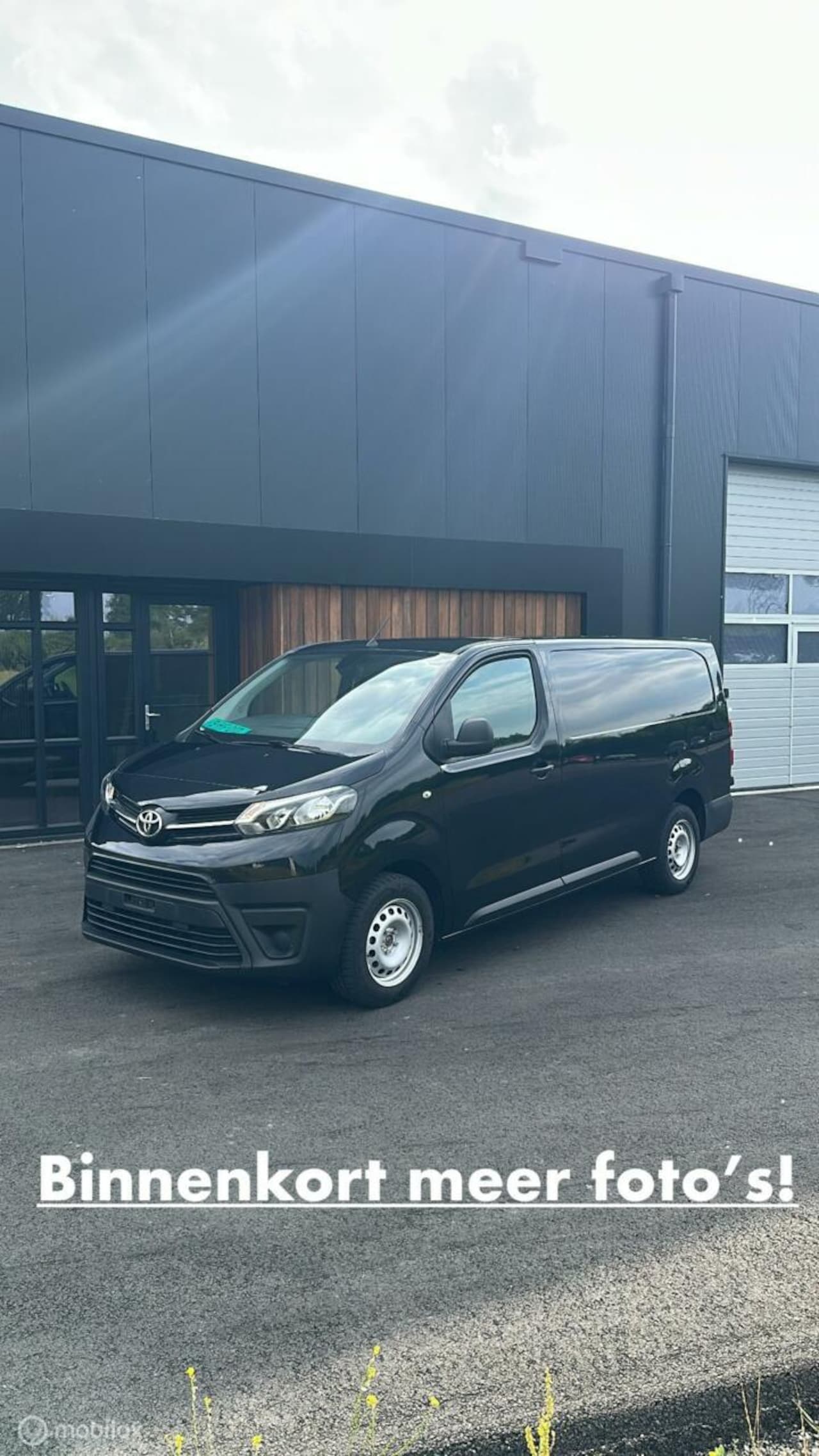 Toyota ProAce Worker - 2.0 D-4D Black Line L3H1 AUTOMAAT zwart - AutoWereld.nl