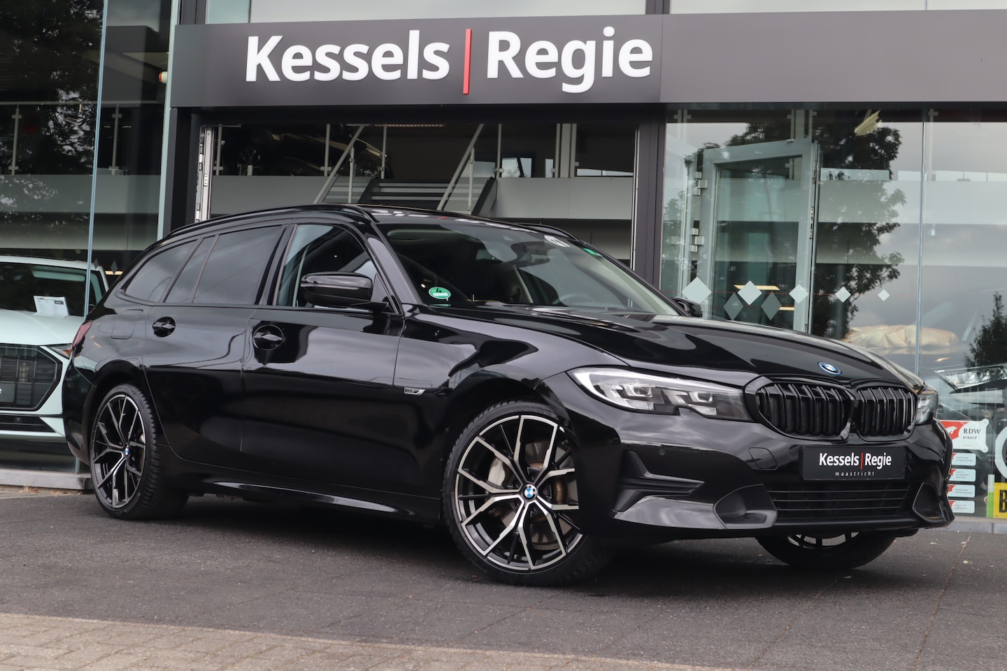 BMW 3-serie Touring - 330e Sport Line Panoramadak Live Cockpit Led - AutoWereld.nl