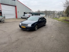 Volkswagen Bora - 1.6-16V Airco/Verlaagd/sportdemper