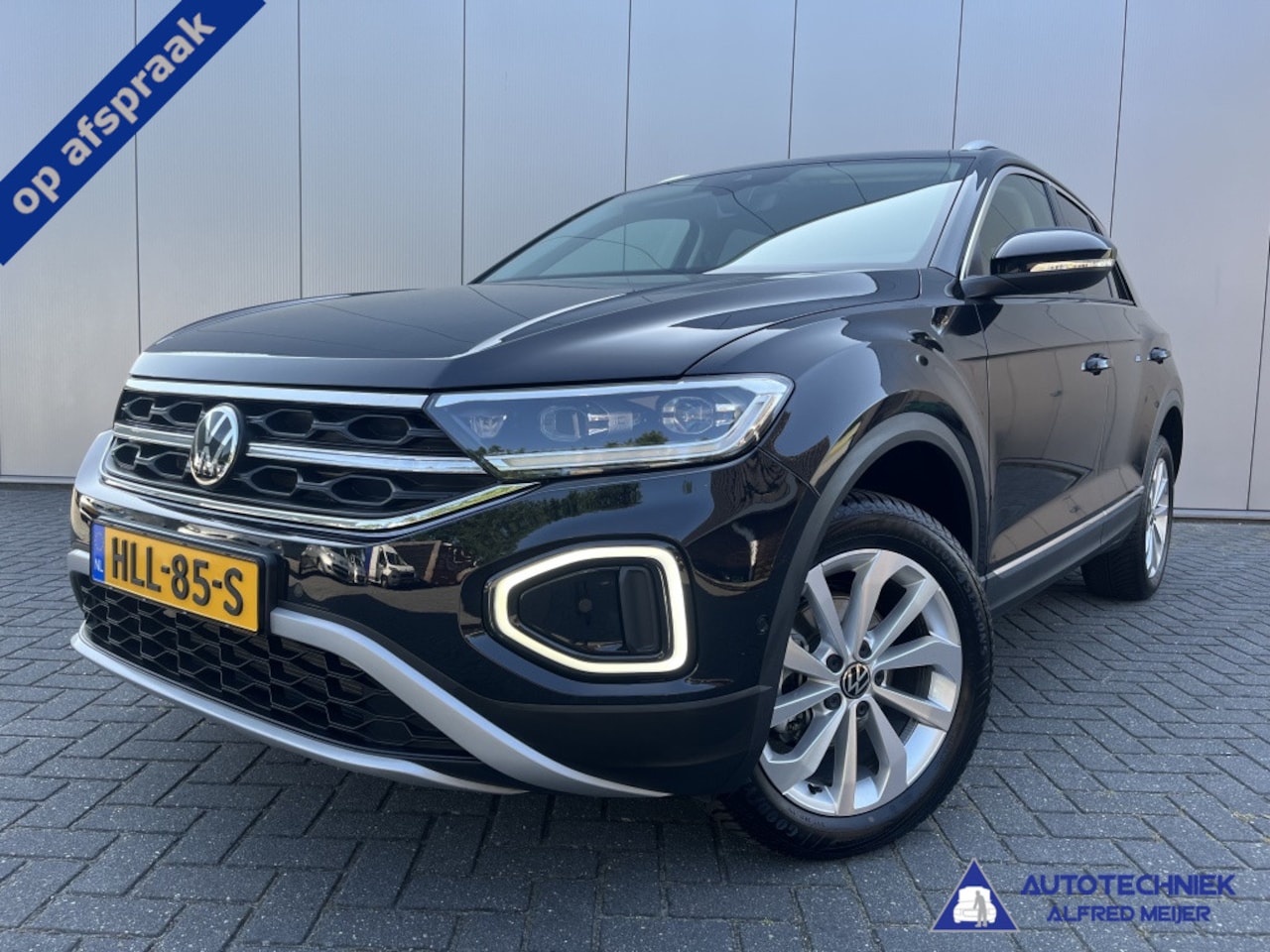 Volkswagen T-Roc - 1.5 TSI Life Edition Carplay Trekhaak - AutoWereld.nl