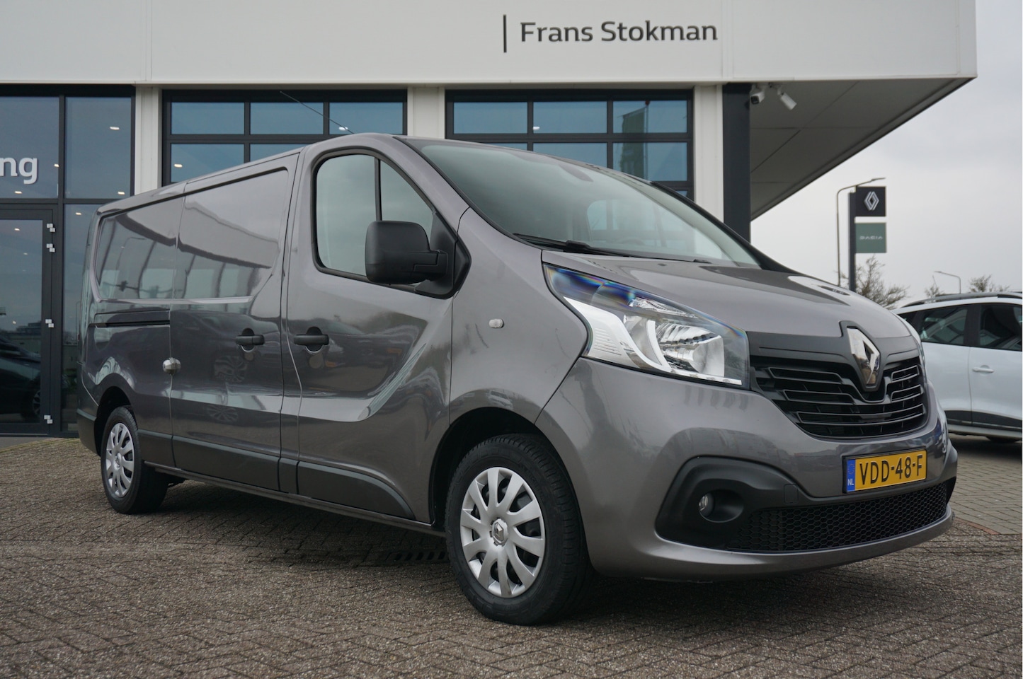 Renault Trafic - 1.6 dCi T29 120 L2H1 Luxe - AutoWereld.nl