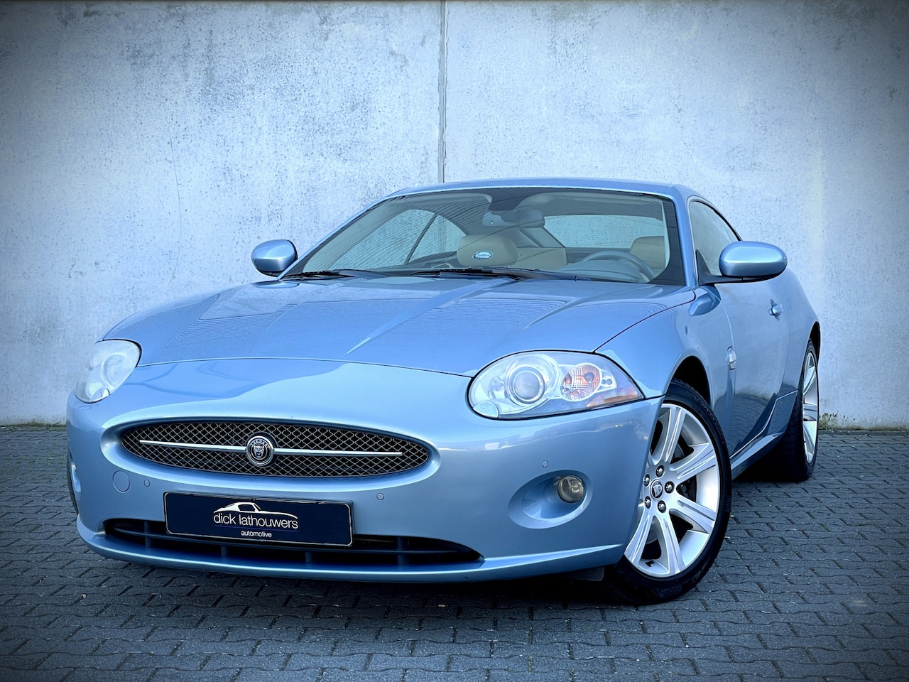 Jaguar XK - 4.2 V8 Coupé / YOUNGTIMER / FULL SERVICE FILE - AutoWereld.nl