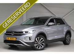 Volkswagen T-Roc - 1.5 TSI Style Panoramadak | Navigatie | Top Comfortstoelen | Camera | Stoelverwarming