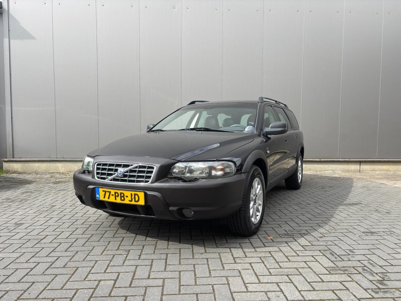 Volvo XC70 - 2.4 D5 Comfort Line 2.4 D5 Comfort Line - AutoWereld.nl