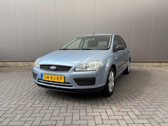 Ford Focus - 1.6-16V Trend